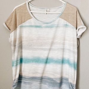Women’s Cato brand casual top. Scoop neck. Beige/Teal. Size large.